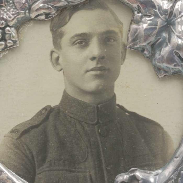 Sterling silver round frame with cherubs and grapes - WW1 photo of soldier