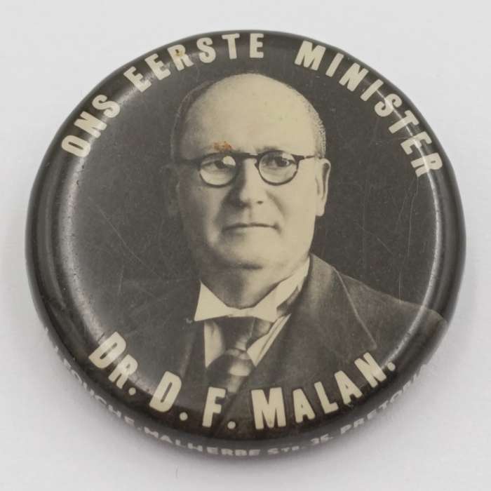 Vintage Dr D.F. Malan - Ons Eerste Minister lapel tinnie pin badge