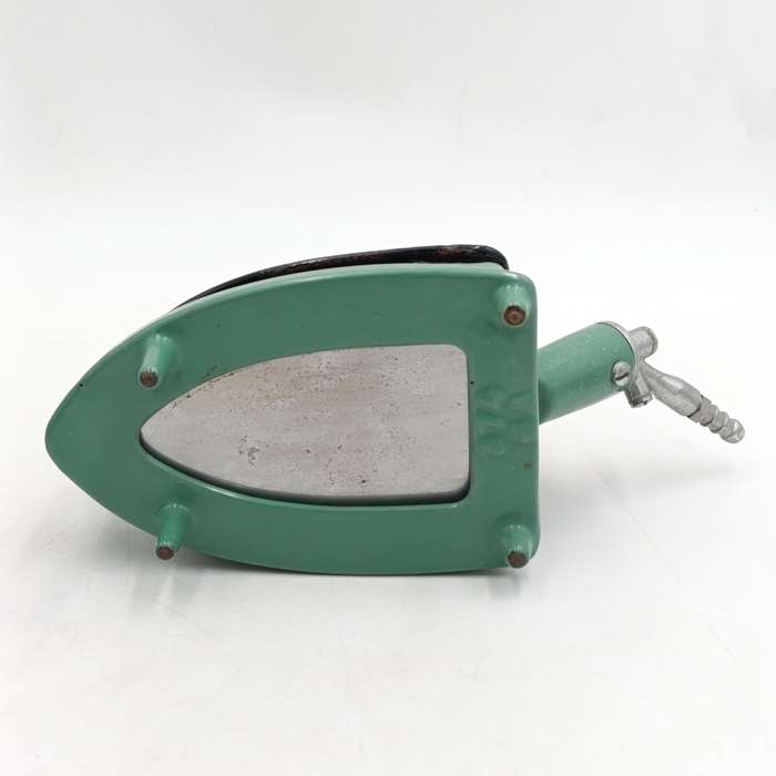 Vintage The Rhythm No. 375U Radiation gas iron