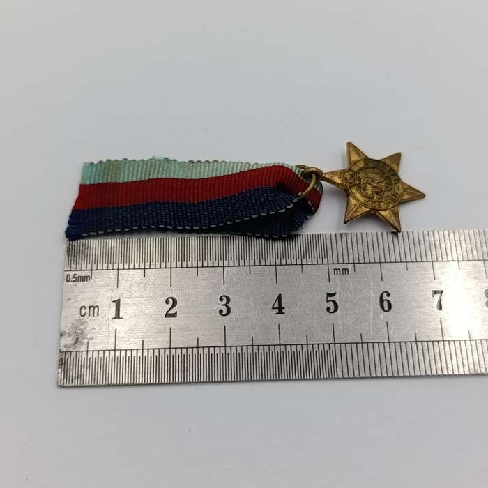 WW2 The 1939-1945 Star miniature medal