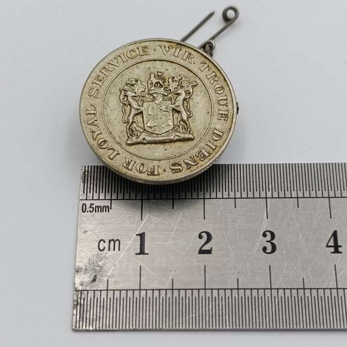 Loyal service badge for persons that could no longer serve in WW2 - no. 768 with safety pin