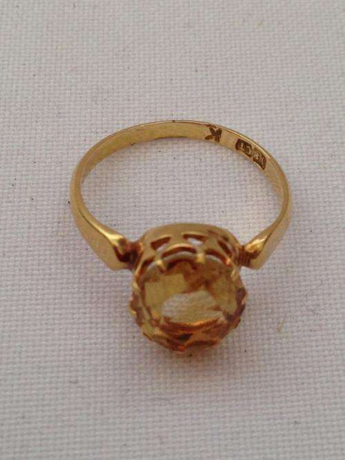 18 kt gold ring with yellow stone - 2,5 g - as per photo