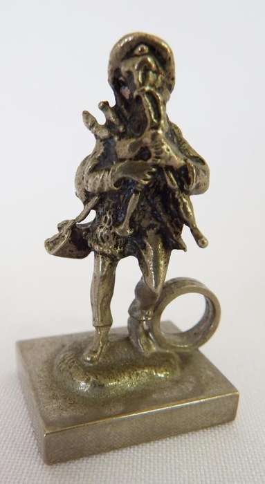 Metal figurine - name holder for table - 4 x 2.5cm - as per photo