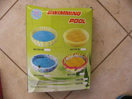 Paddling pool inflatable type .120 cm across.
