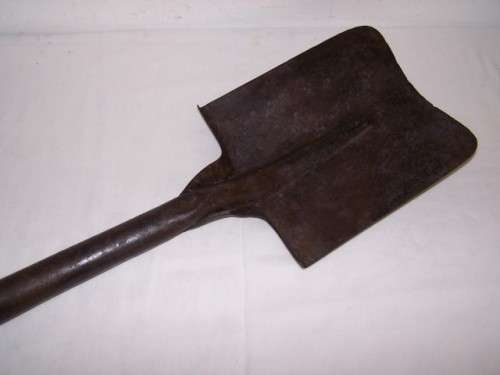 worn shovel ... outdoor decor !!!