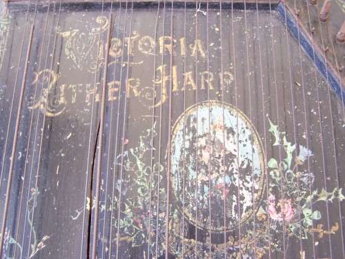harp   an exquisite large zither
