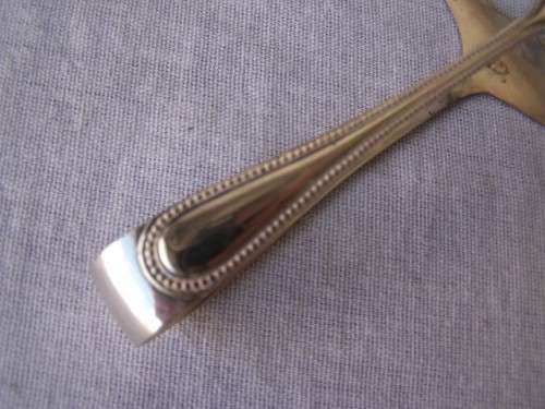tongs ... for sardines !!!