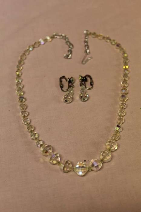 Neclace and earings
