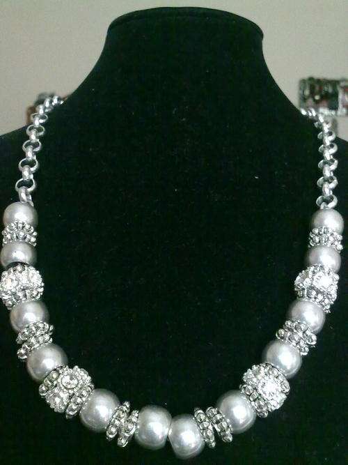 *R390* 2010 HADASSAH COLLECTION!! TIBETAN SILVER DIAMANTE BEADS NECKLACE