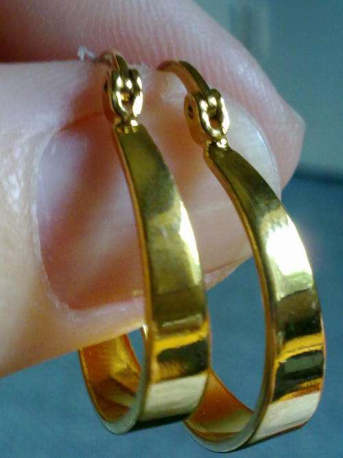 NEW!! GOLD HOOP EARRINGS