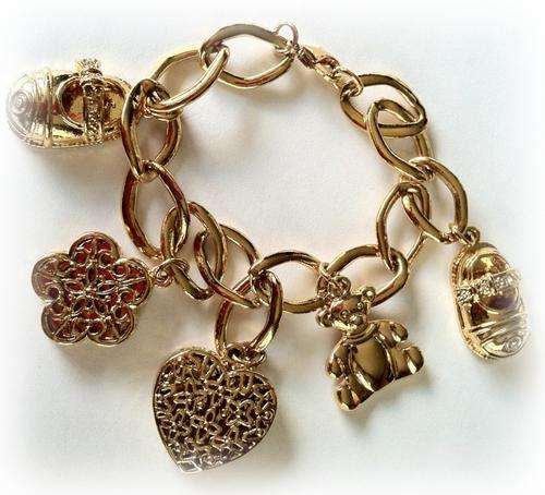 GORGEOUS CHUNKY GOLD ELECTROPLATED CHARM BRACELET