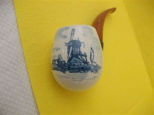 Collectable blue delft smoking pipe