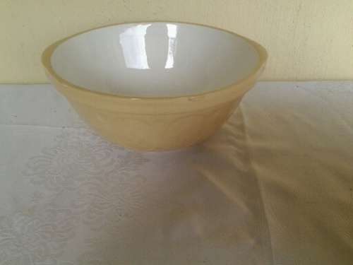 smaller vintage granny's mixing bowl