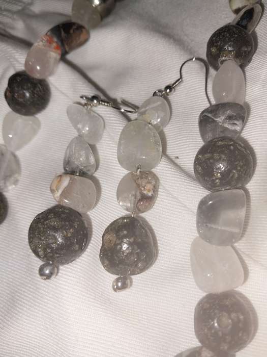 Stunning lauva stone necklace and earrings set