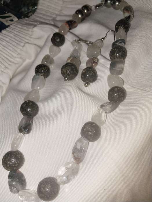 Stunning lauva stone necklace and earrings set