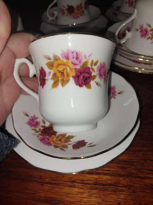 A set of five queen Anne tea cup trios
