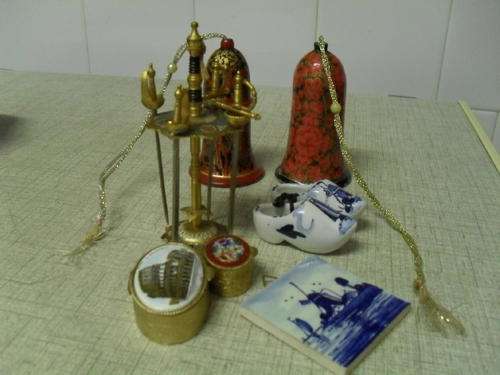 ASSORTED COLLECTOR ITEMS - Delft,  Mosaic, brass......