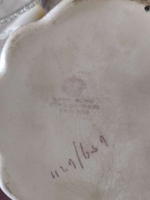 *. A VICTORIAN BISCUIT / COOKIE BARREL / JAR
