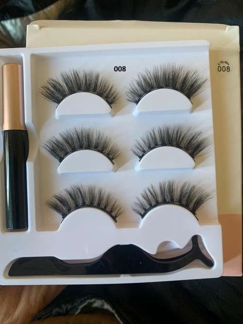 Magnetic Eyelashes & Eyeliner