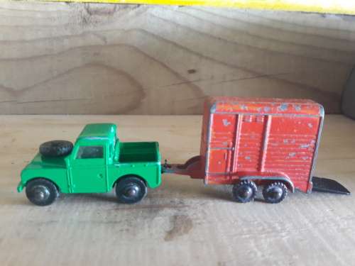 DUBLO DINKY 073 LAND ROVER AND HORSE BOX