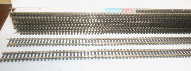 ROCO NICKEL SILVER HO: 15pc Flex-Track, approx. 13.6m in total, in new boxed condition.( England)