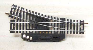 LIMA HO: #3050 RH Electromegnetic Turnout Track in good unboxed condition.