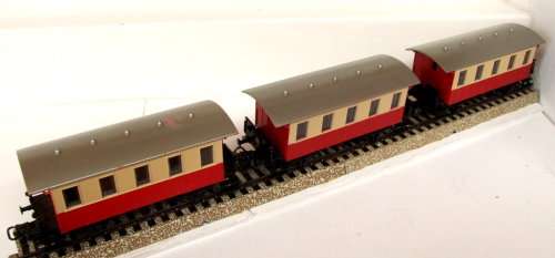 MARKLIN HO: Vintage 3-rail AC Pass Coaches in Trans-Europe livery, Good un-boxed condition (Germany)