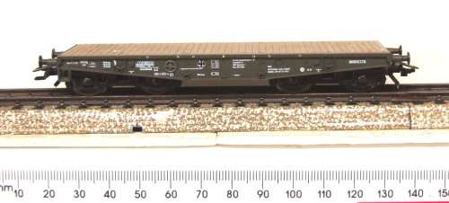 ROCO HO: Detailed German WWII Flatbed Car for Battle Tanks in Good un-boxed condition (Austria)