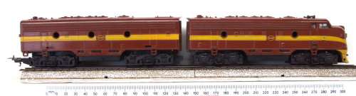 LIFE LIKE HO: SAR 34-207 Diesel Loco Set in Fair un-boxed condition (HKong)