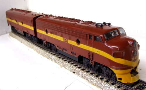 LIFE LIKE HO: SAR 34-207 Diesel Loco Set in Fair un-boxed condition (HKong)