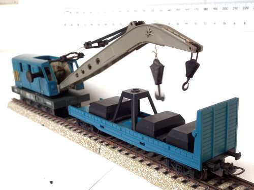 LIMA HO: Vintage SNCF Recovery Crane with Support Wagon in Good Boxed, Used condition(Italy)