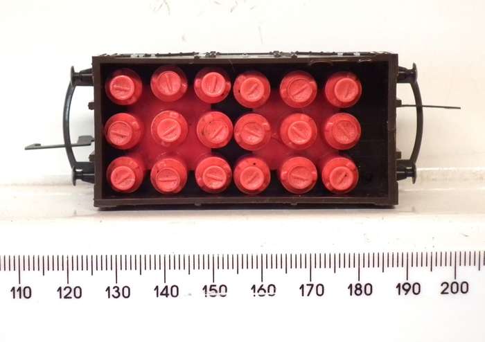 HORNBY OO:  English Freight Car with Milk Can Load in Good Un-boxed condition(England)
