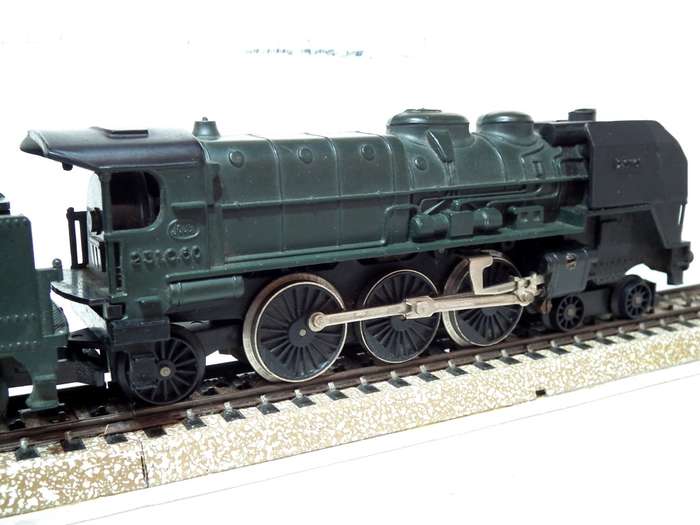 JOUEF HO: Vintage SNCF Passenger Steam Train Set in Good, Used and Un-boxed condition(France)
