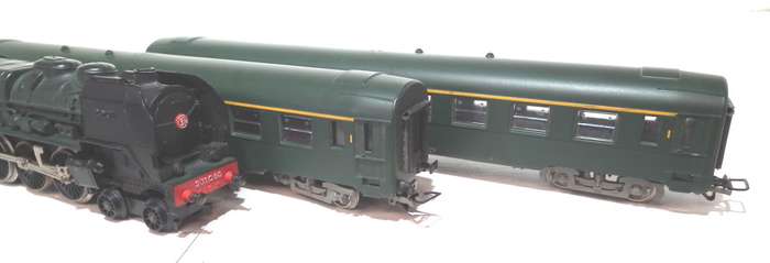 JOUEF HO: Vintage SNCF Passenger Steam Train Set in Good, Used and Un-boxed condition(France)