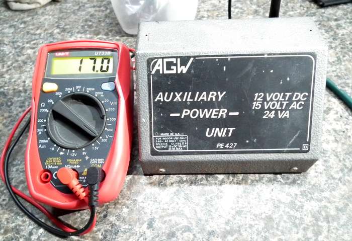 AGW POWER SUPPLY: Old School 12VDC/15VAC Analogue Power Supply in good un-boxed condition(Italy)