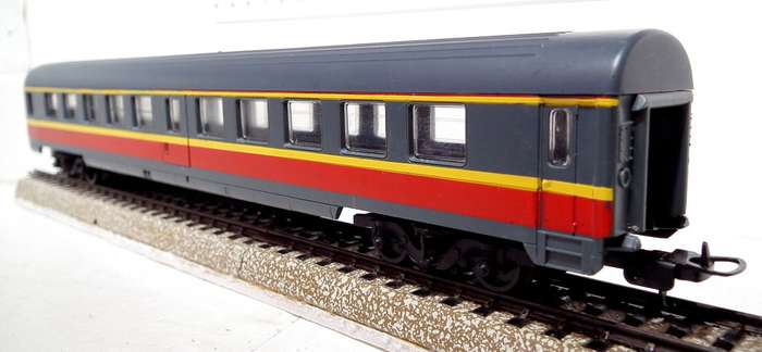 LIMA HO: RARE SAR Metro Blitz Passenger Coach in Fair Unboxed Used Condition (Italy)