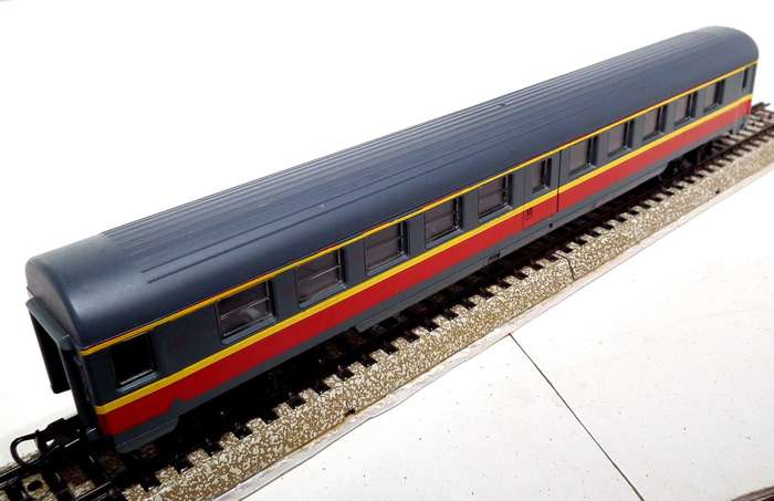 LIMA HO: RARE SAR Metro Blitz Passenger Coach in Fair Unboxed Used Condition (Italy)