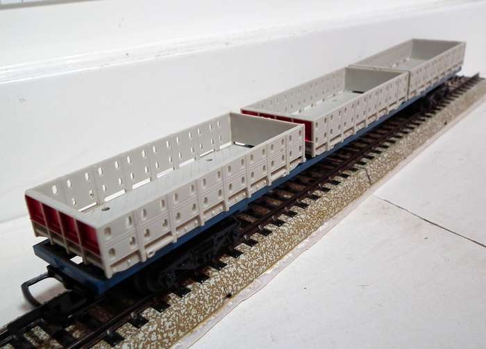 TRI-ANG OO:   RARE Vintage English Bin Cargo Wagon in Good, Used and Un-boxed condition(England)