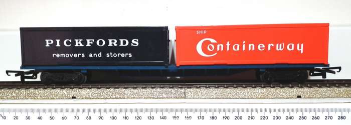 TRI-ANG OO:   RARE Vintage English Container Wagon in Good, Used and Un-boxed condition(England)