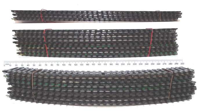 TRI-ANG OO:  17pc Vintage Solid Metal, High Profile Curved Track in Fair Used Condition.(England)