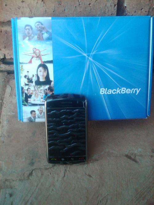Blackberry Storm 9530 DO NOT MISS THIS ONE!!!!!!!!!!!!