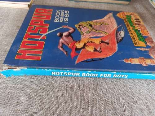 Hotspur book for boys 1985 - annual