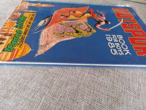 Hotspur book for boys 1985 - annual