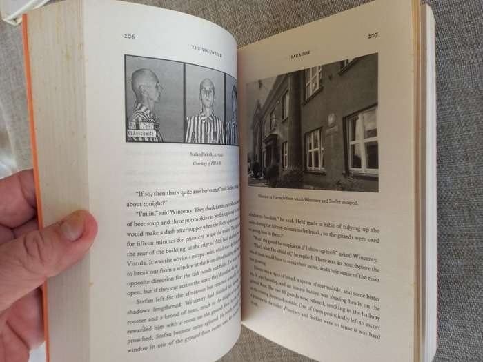 The Volunteer: One Man, an Underground Army, and the Secret Mission to Destroy Auschwitz
