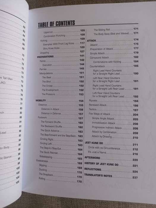 Tao of Jeet Kune Do: New Expanded Edition - Bruce Lee