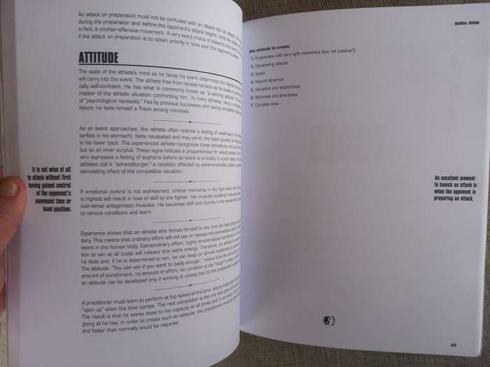 Tao of Jeet Kune Do: New Expanded Edition - Bruce Lee