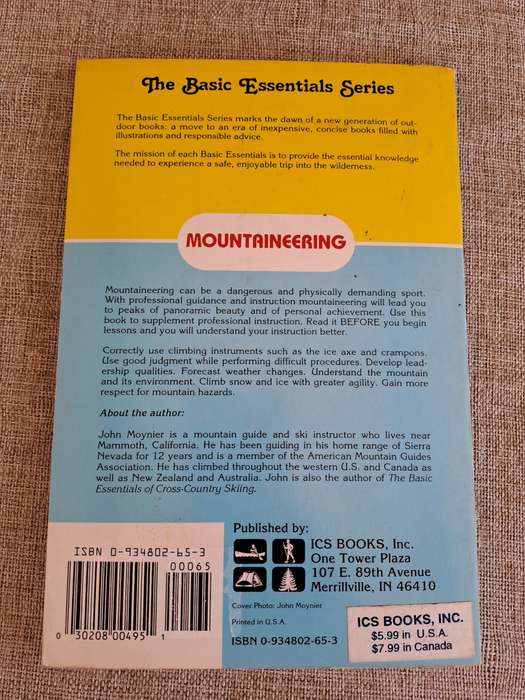The Basic Essentials of Mountaineering (The Basic Essentials Series) - John Moynier