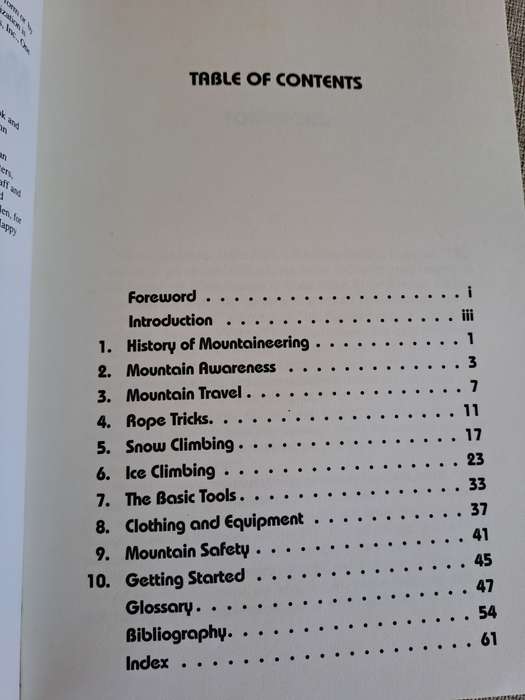 The Basic Essentials of Mountaineering (The Basic Essentials Series) - John Moynier