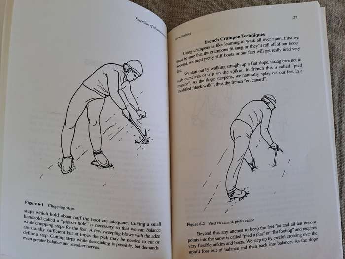 The Basic Essentials of Mountaineering (The Basic Essentials Series) - John Moynier