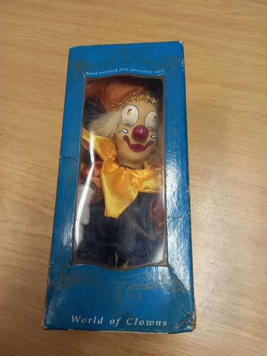 World of Clowns - Hand-painted / hand crafted fine porcelain doll Clown
